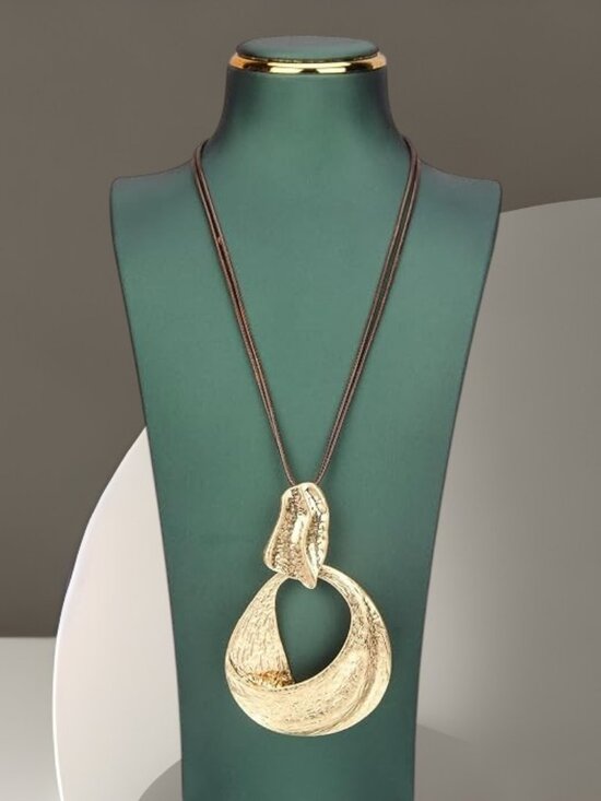 Jeniiahua Jewelry - Women Leather Cord/Rope Y Neck Gold Circle Pendant Necklace ✨NWOT/Orig. Pkg)✨